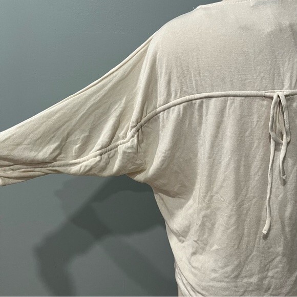 NWT Gilli Cream Knit Dolman Sleeve Lace Back Top Size Small - Picture 7 of 9